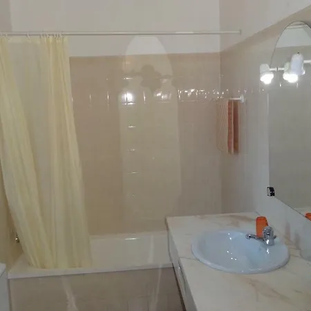 Casa Santa Lucia אלבופיירה